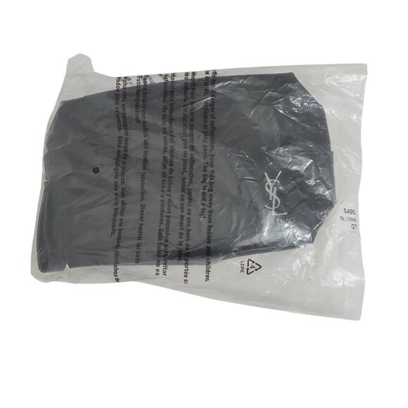 New YSL Parfums | Logo Embellished Dopp Kit Toiletry Bag with Two Samples - Picture 6 of 12